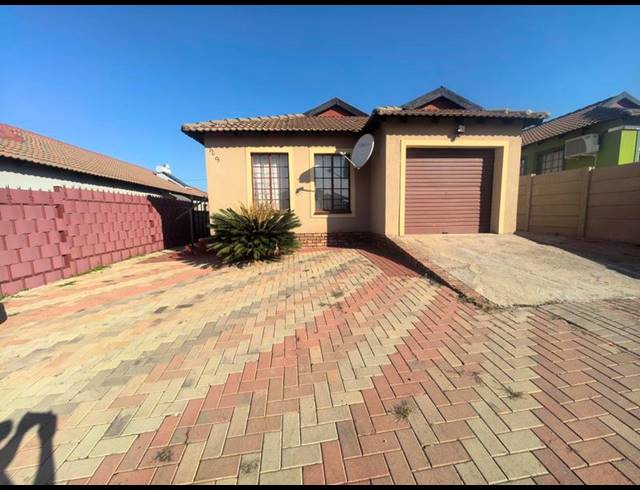 3 BEDROOM HOUSE FOR SALE IN OLIEVENHOUTBOSCH